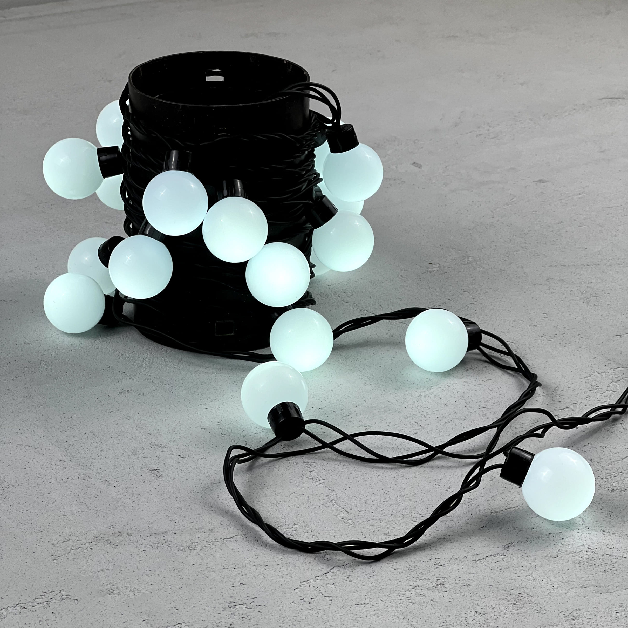 Гирлянда «Шарики» Laitcom, 5м, 220В, Диаметр Шарика 40мм, 20 LED, Провод Черный Каучук