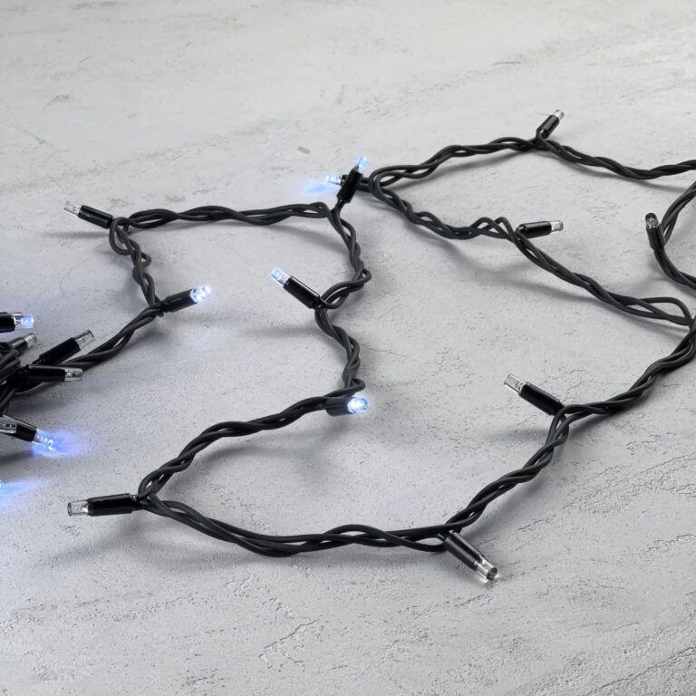 Качественная картинка Светодиодная нить Laitcom, мерцание 100%, 10м, 100 LED, IP65, 220-230V, черн. провод, белый