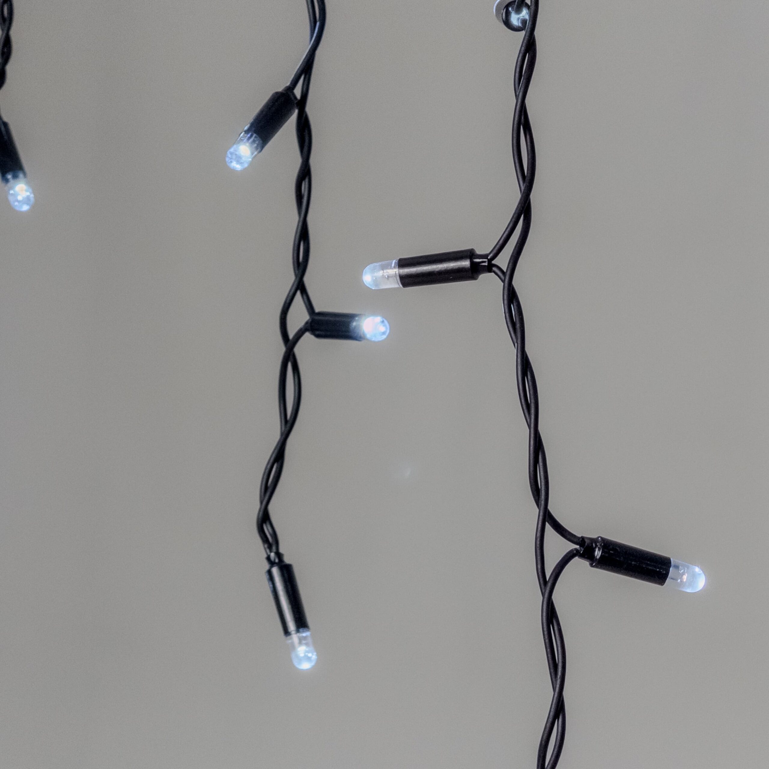 Светодиодная бахрома Laitcom 3,1 x 0,5 м с Мерцанием 220В, 120 LED, Черный Каучук 2,3 м IP 65