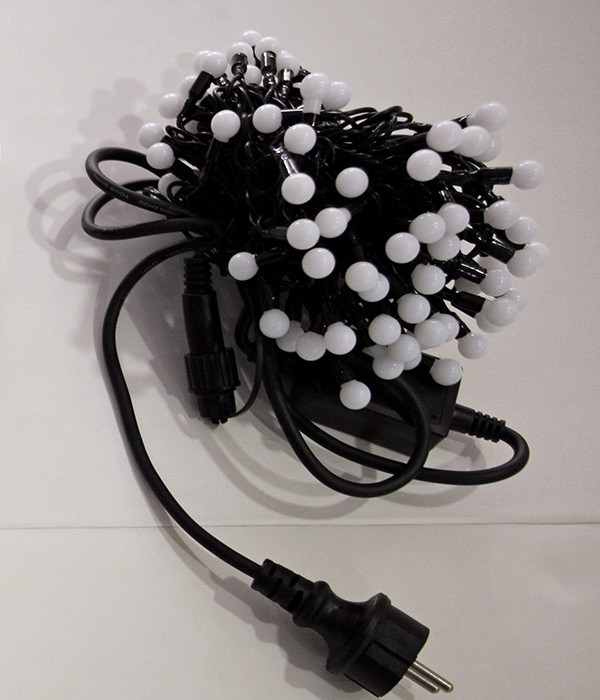 Качественная картинка Гирлянда светодиодная Laitcom "Шарики-40мм" 5м, 20 LED, IP65, 220-230V, черн.пр. красно-белые