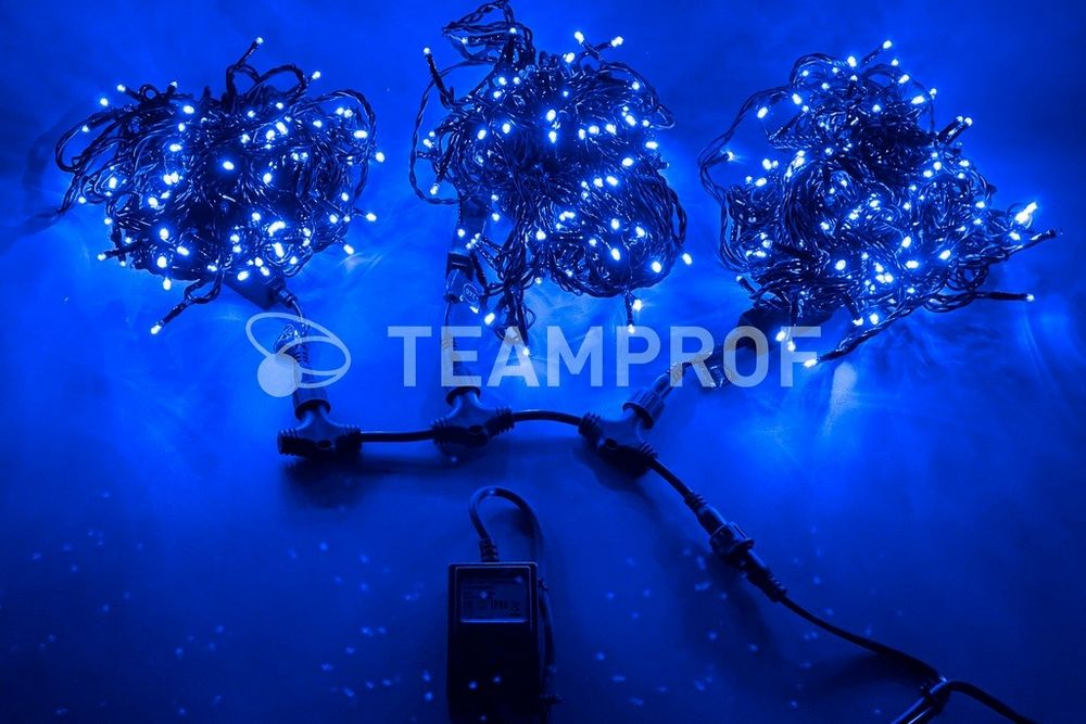 Качественная картинка Светодиодная гирлянда спайдер Teamprof, 3 нити по 20м, мерцание, черный провод, синяя