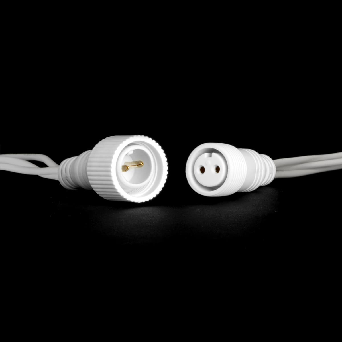 Качественная картинка Светодиодная нить с колпачком Laitcom, 10м, 220В, 75 LED, провод белый каучук, IP65, т.белый